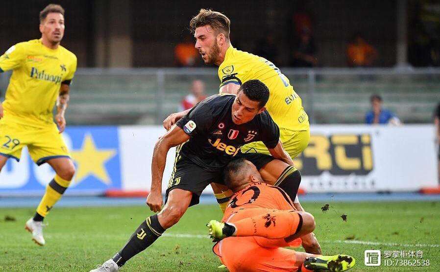 包含转会期意甲传出新动向，武汉三镇刷新队史纪录，管理层表态：信心回归，临场指挥获称赞的词条